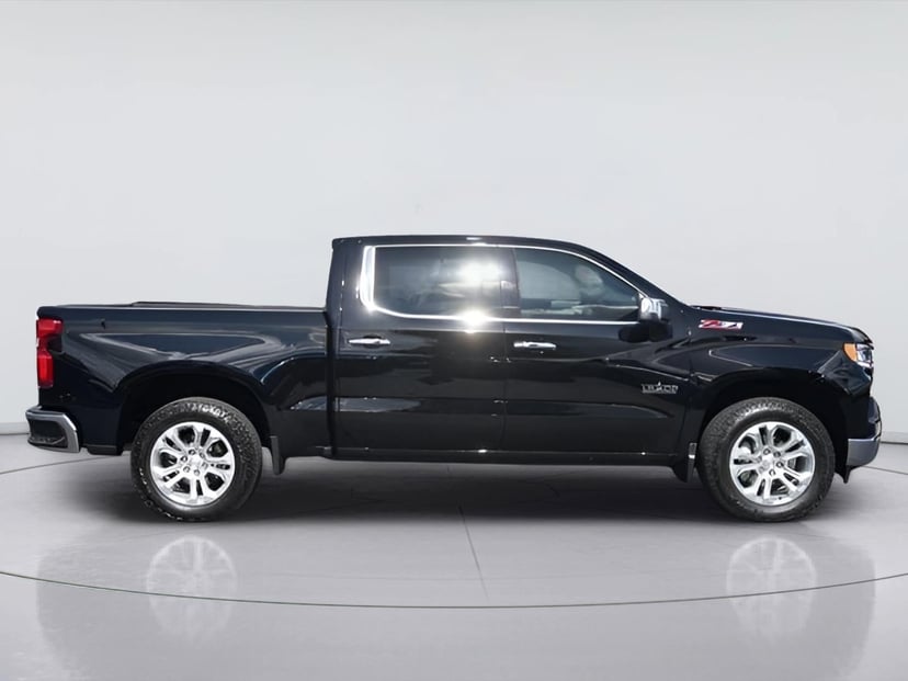 2025 Chevrolet Silverado - Image 2