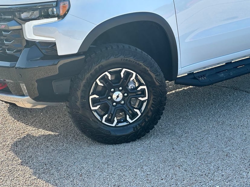 2026 Chevrolet Silverado 1500 - Image 3