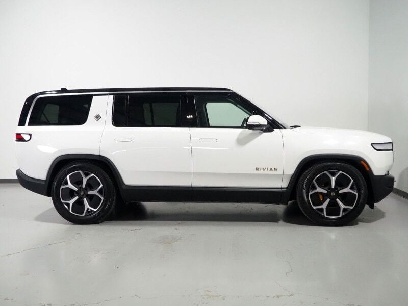 2024 Rivian R1S - Image 2