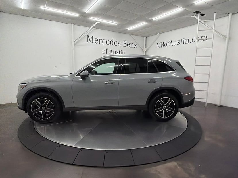 2027 Mercedes-Benz GLC - Image 1