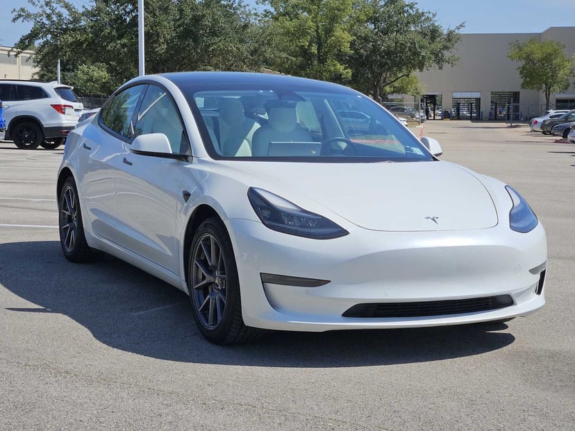 2022 Tesla Model 3 - Image 2