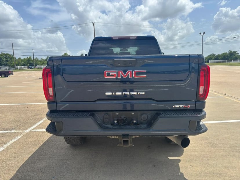 2022 GMC Sierra HD - Image 3