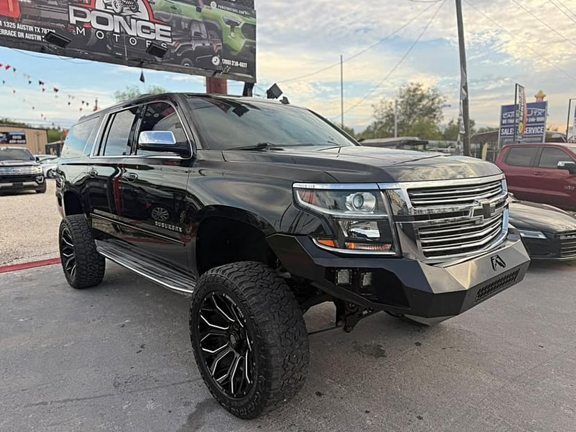 2015 Chevrolet Suburban - Image 1