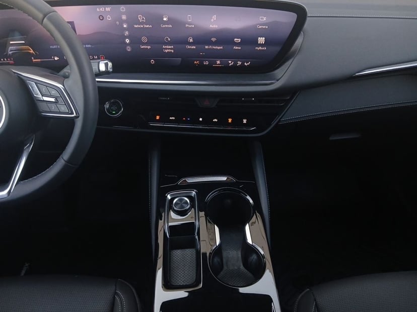 2025 Buick Envision - Image 2