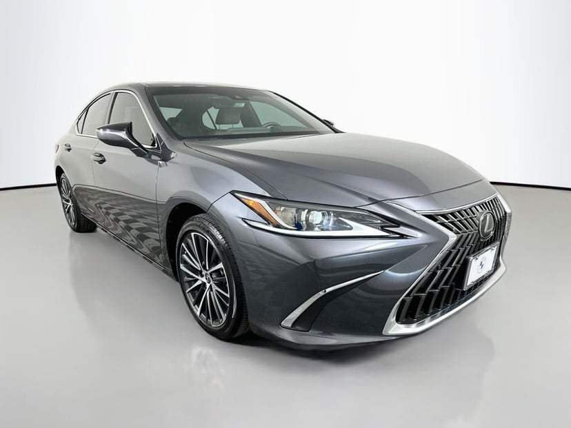 2025 Lexus ES - Image 3