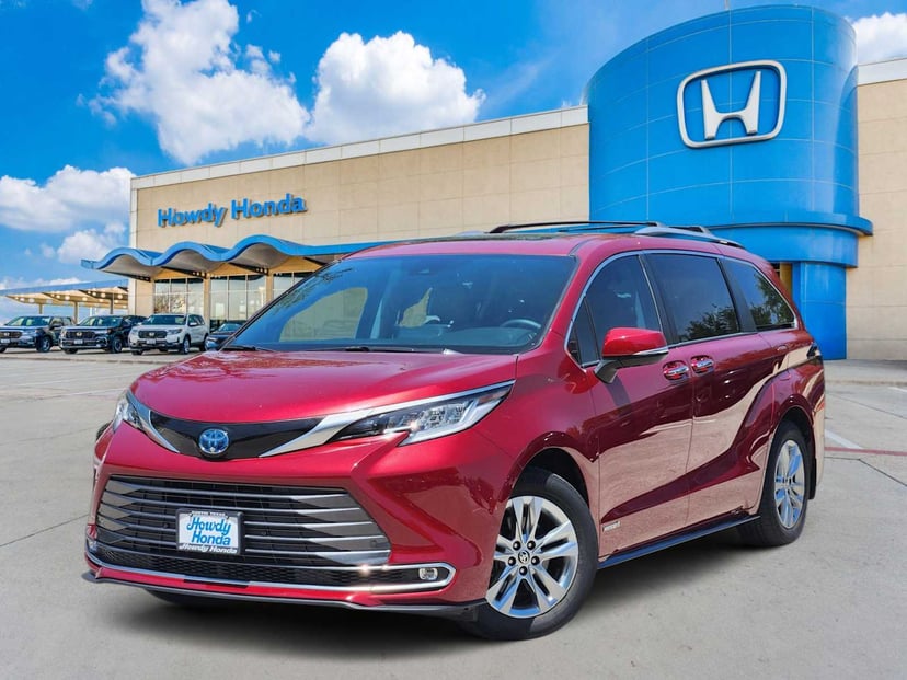 2021 Toyota Sienna - Image 1