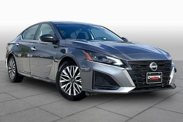 2025 Nissan Altima - Image 1