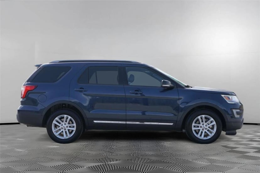 2017 Ford Explorer - Image 2