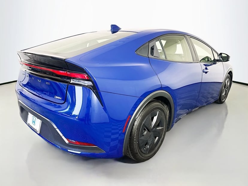 2023 Toyota Prius - Image 2