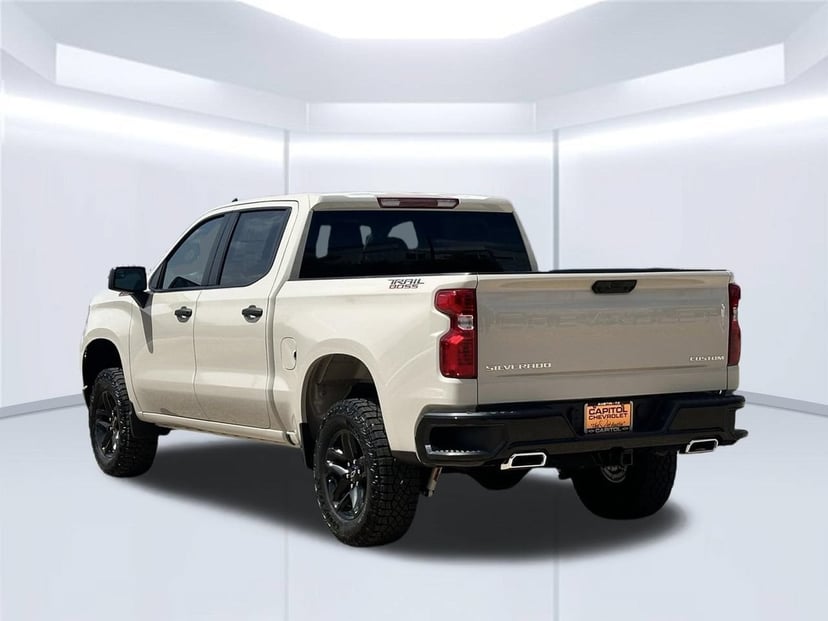 2026 Chevrolet Silverado 1500 - Image 2