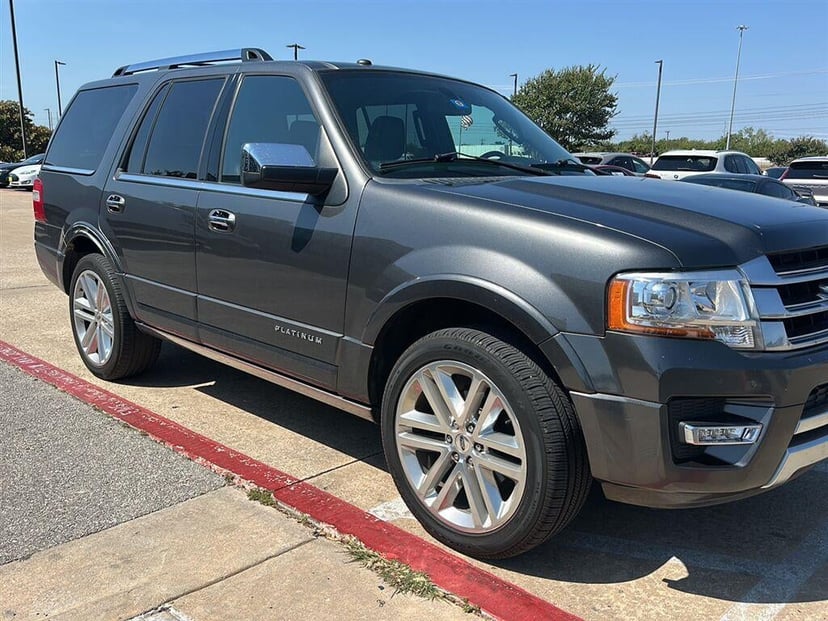 2017 Ford Expedition - Image 1