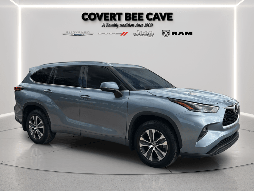 2022 Toyota Highlander - Image 1