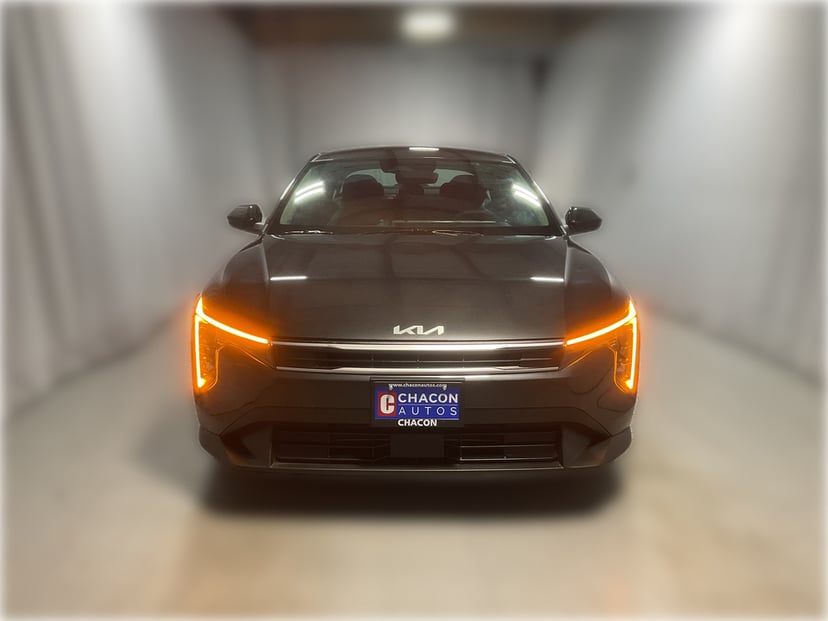 2025 Hyundai K4 - Image 3