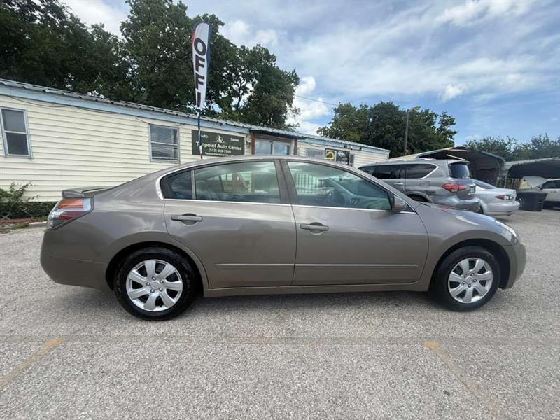 2007 Nissan Altima - Image 2