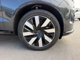2025 Volvo EX90 - Preview 8
