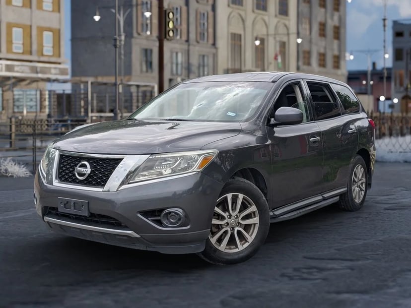 2014 Nissan Pathfinder - Image 2