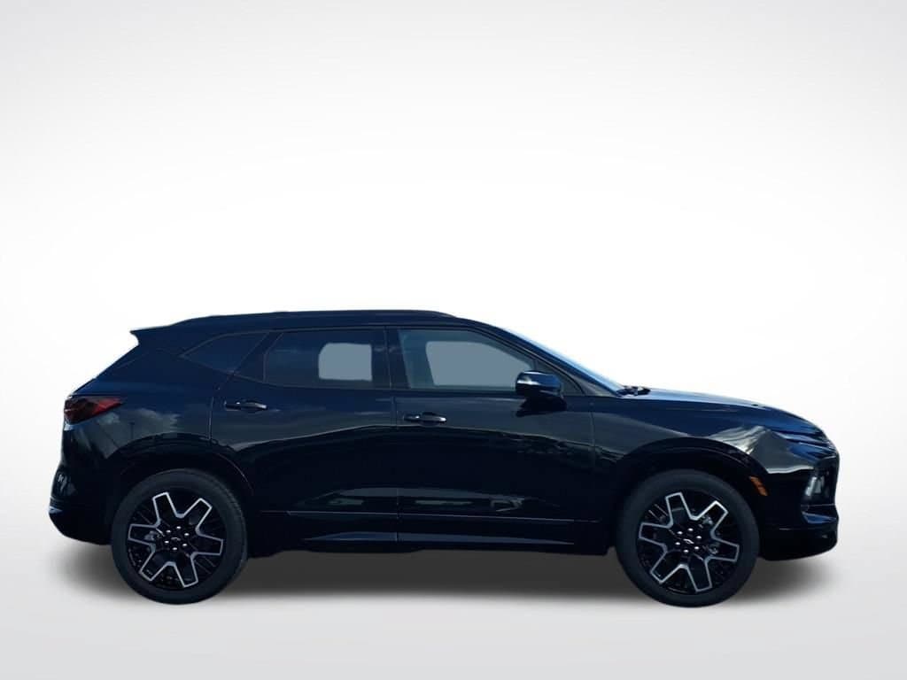 2026 Chevrolet Blazer - Image 2