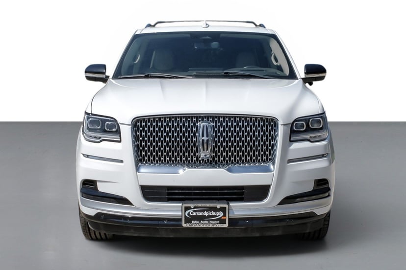 2023 Lincoln Navigator - Image 1
