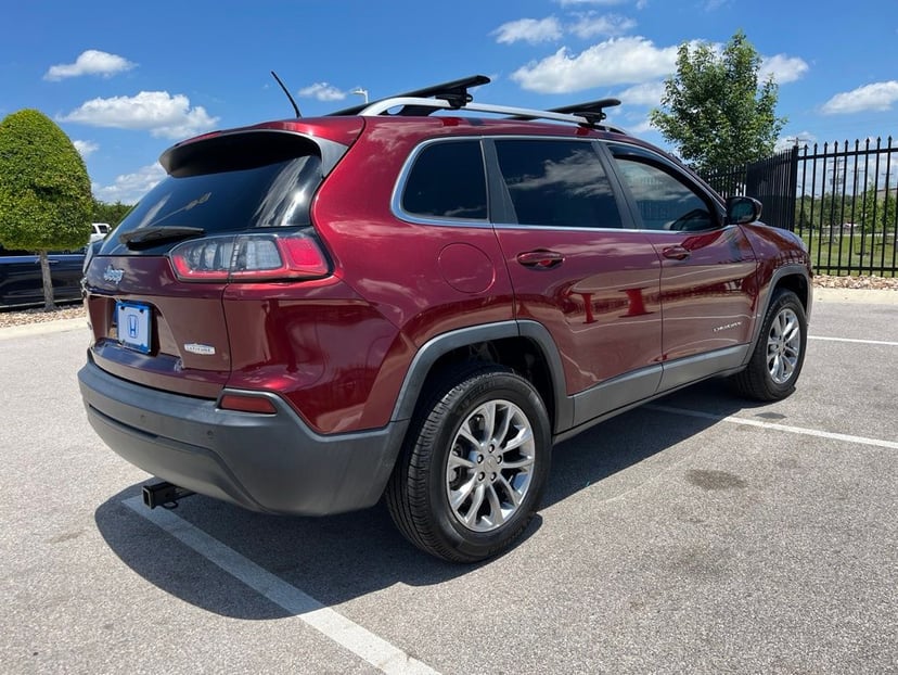 2019 Dodge Cherokee - Image 2