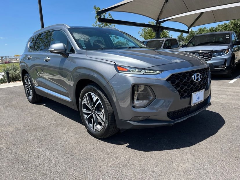 2019 Hyundai Santa Fe - Image 2
