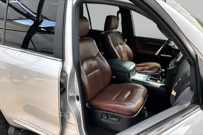 2021 Toyota Land Cruiser - Image 3