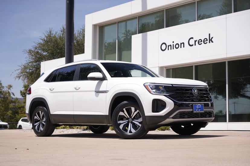 2026 Volkswagen Atlas Cross Sport - Image 1