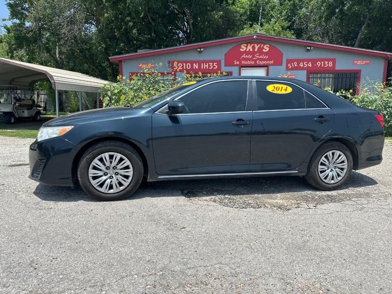 2014 Toyota Camry L - Image 3