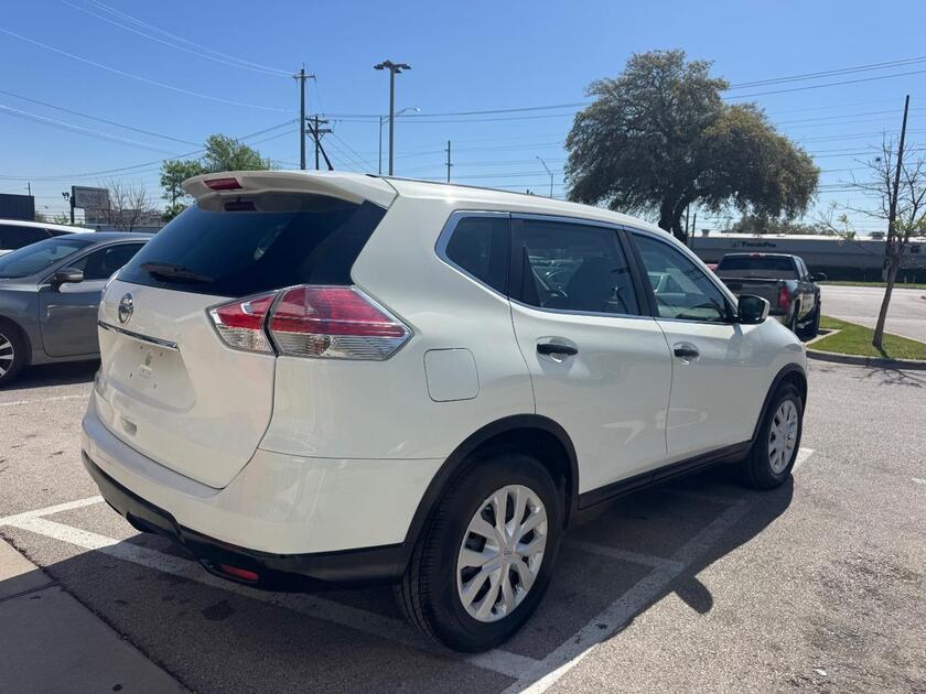 2016 Nissan Rogue - Image 2