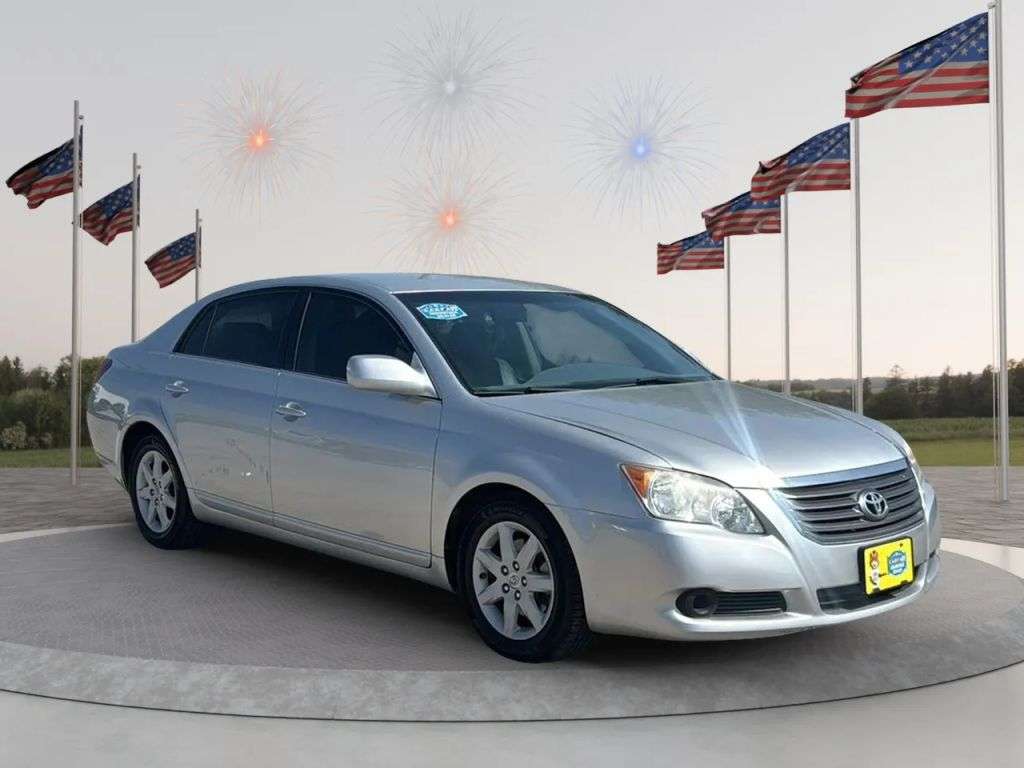2008 Toyota Avalon - Image 2