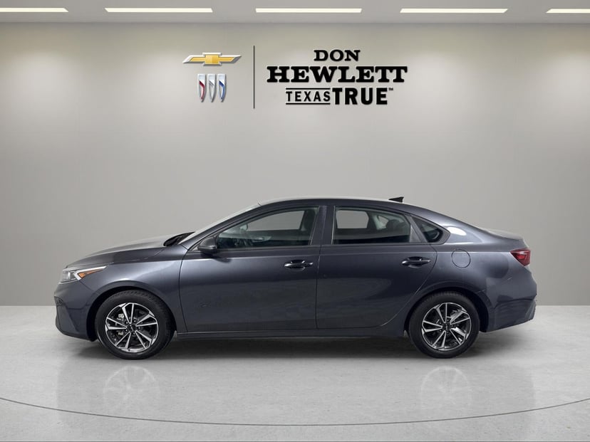 2023 Kia Forte - Image 2