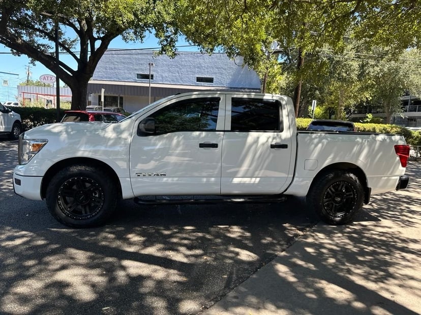 2021 Nissan Titan - Image 3