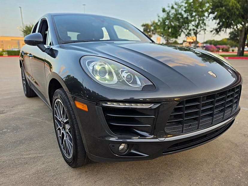 2017 Porsche Macan - Image 1
