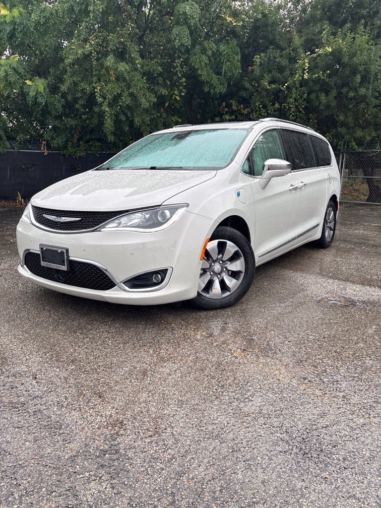2020 Chrysler Pacifica - Image 1