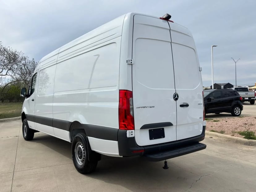 2025 Mercedes-Benz Sprinter - Image 3
