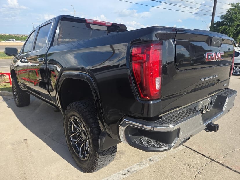 2021 GMC Sierra - Image 2