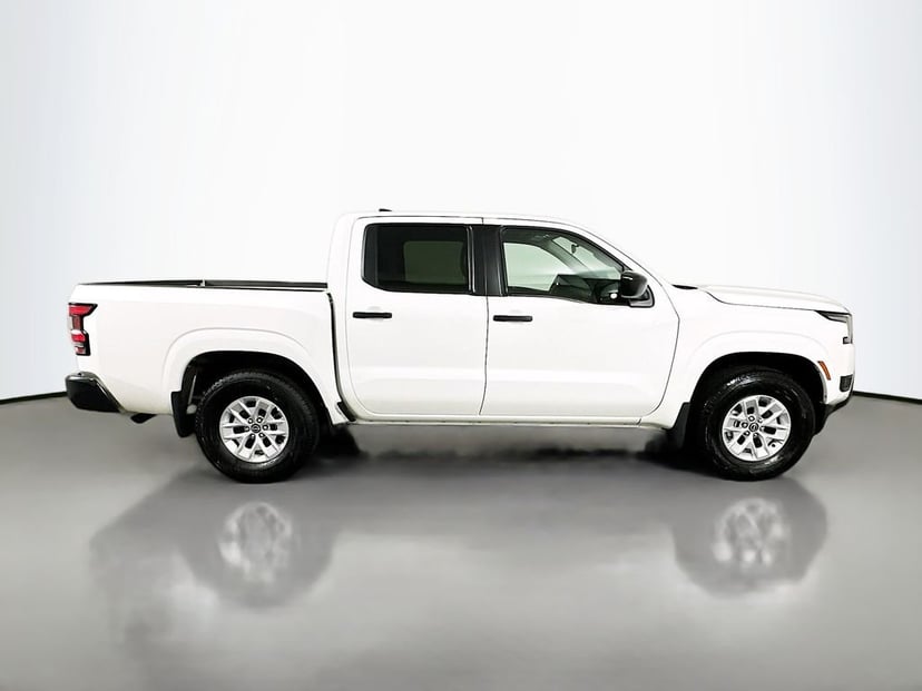 2025 Nissan Frontier - Image 2