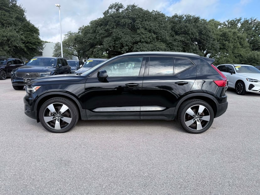 2020 Volvo XC40 - Image 2