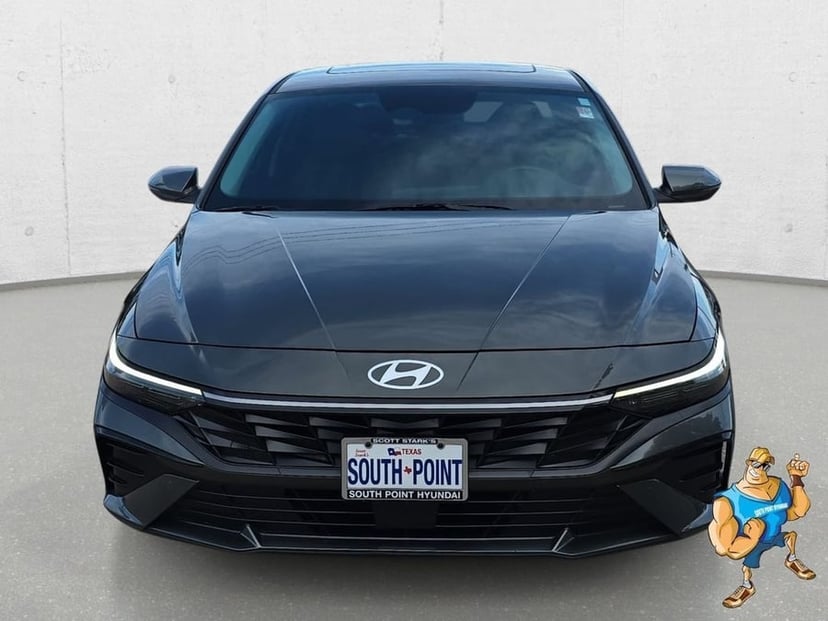 2024 Hyundai Elantra - Image 2