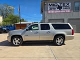 2014 Chevrolet Suburban - Preview 3