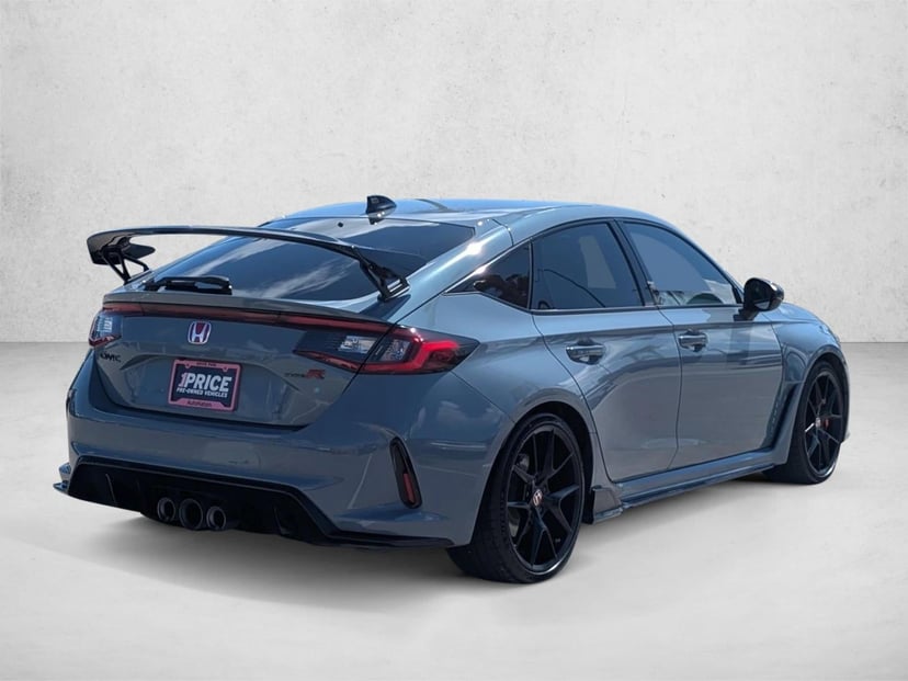 2024 Honda Civic Type R - Image 2