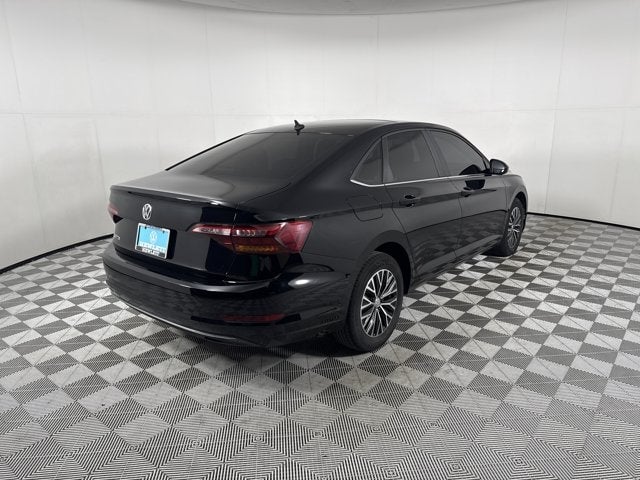 2019 Volkswagen Jetta - Image 3