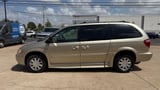 2007 Chrysler Town And Country - Preview 3