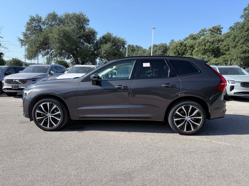 2024 Volvo XC60 - Image 2