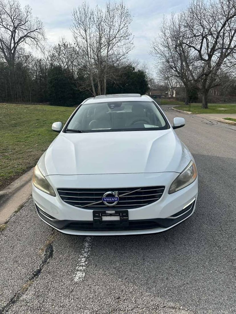 2016 Volvo V60 - Image 3