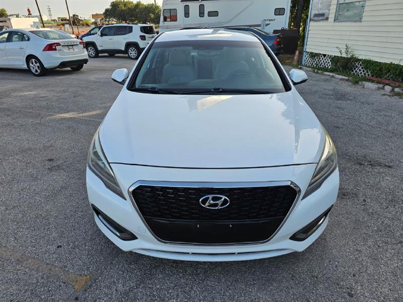 2017 Hyundai Sonata - Image 2