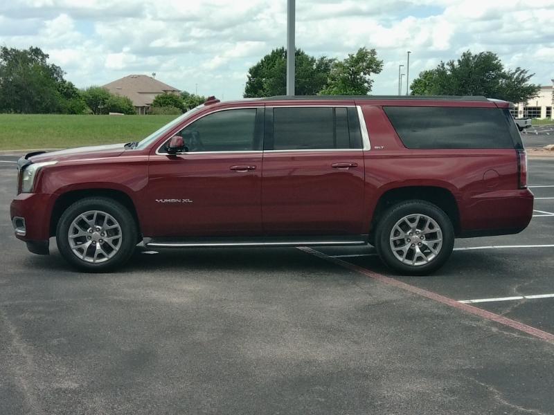 2016 GMC Yukon XL - Image 3