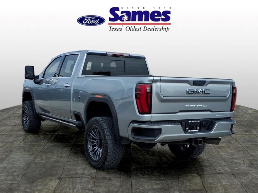 2025 GMC Sierra 2500 HD - Image 3