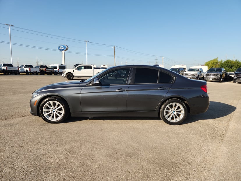 2017 BMW 3 Series - Image 2