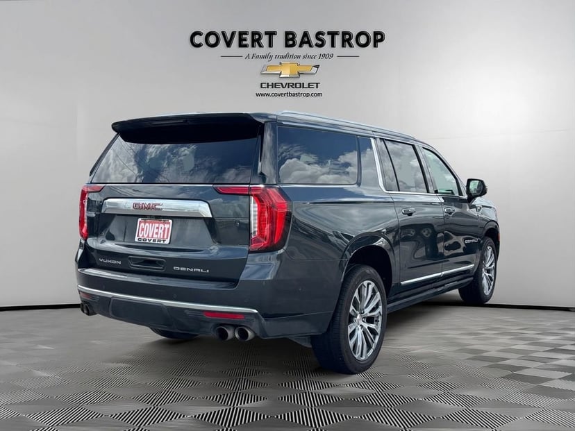2022 GMC Yukon XL - Image 3