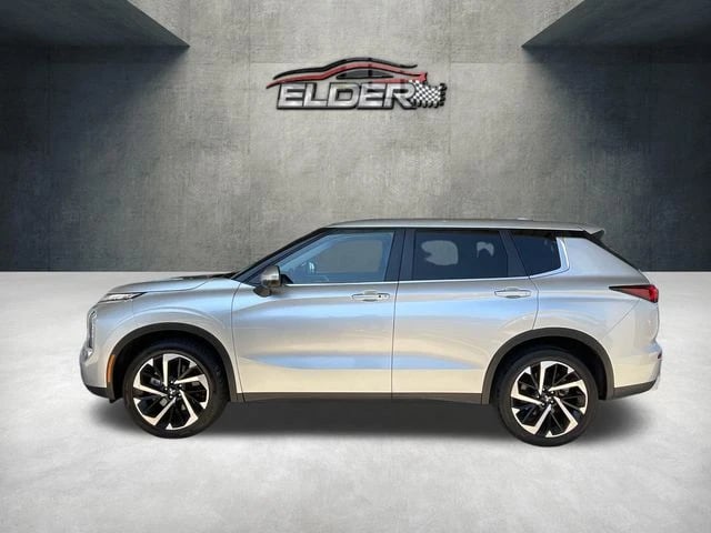 2024 Mitsubishi Outlander - Image 2